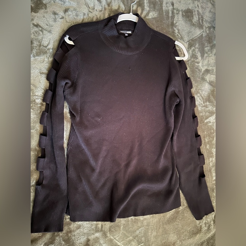 Fashion Nova Top With Cut Out Design On Sleeves
